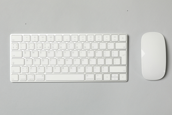 Wireless vs Wired Keyboards for Professional Use